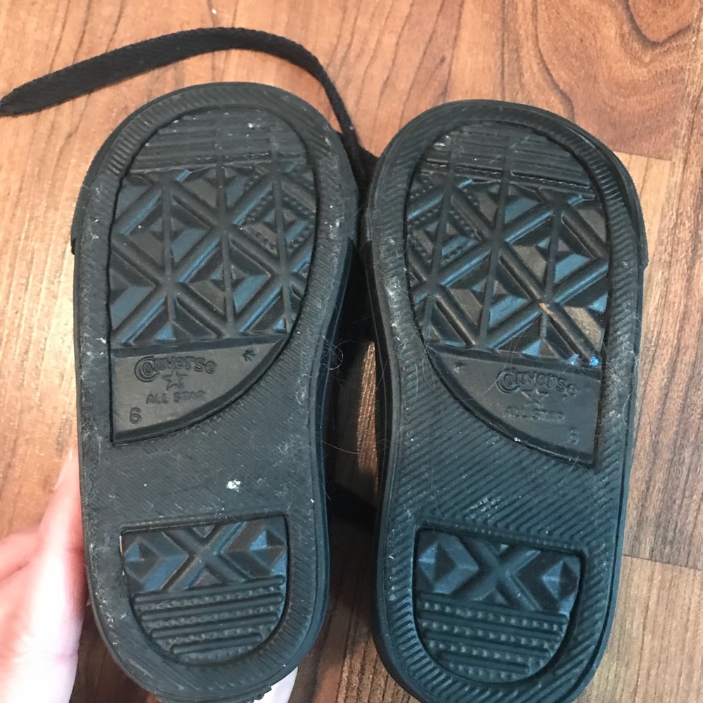 Converse - Picture 3 of 4